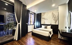 Lion 10 Hotel